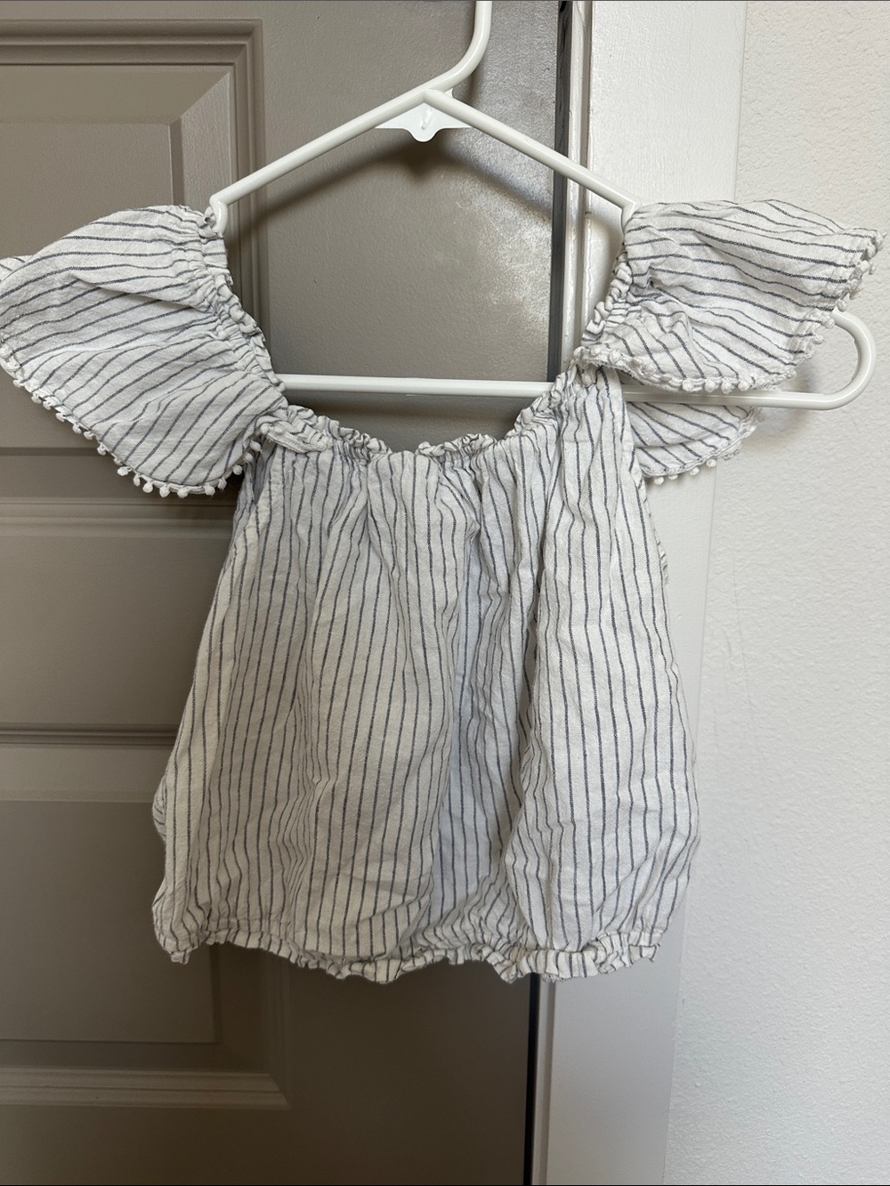 Abercrombie & Fitch White and Gray Striped Off-Shoulder Top